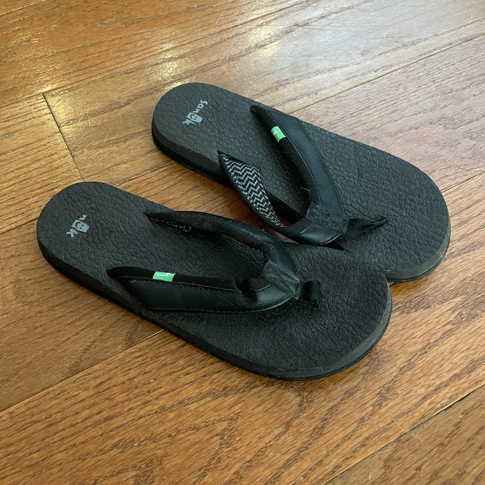 Black Sanuk FLIP-FLOPS
